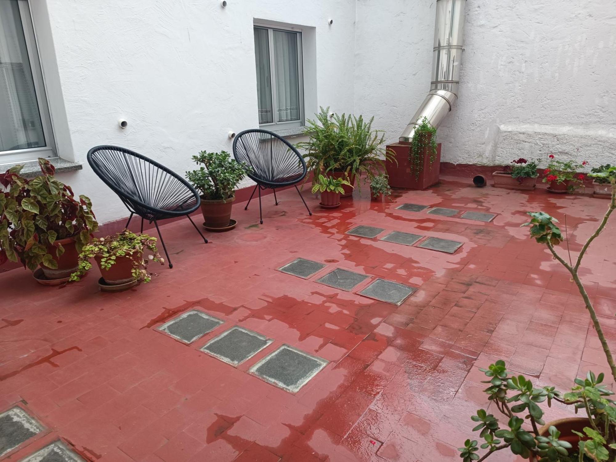 Como Una Casa De Campo En La Ciudad, Con Patio -Parking Gratis Хихон Экстерьер фото